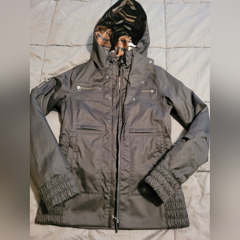 Burton lush dryride snowboard jacket in excellent condition (Small).
